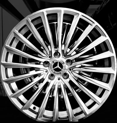 19 INCH RIM SET N/W NEW